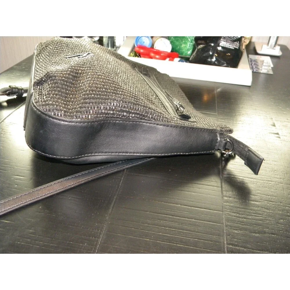 Simply Vera Remsen Crossbody Bag - Picture 10 of 11